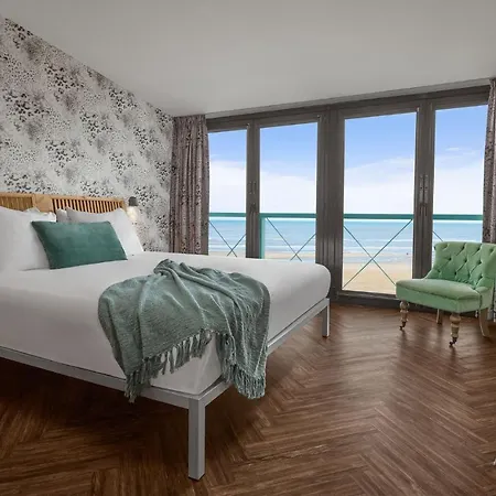 Beachhouse 4*