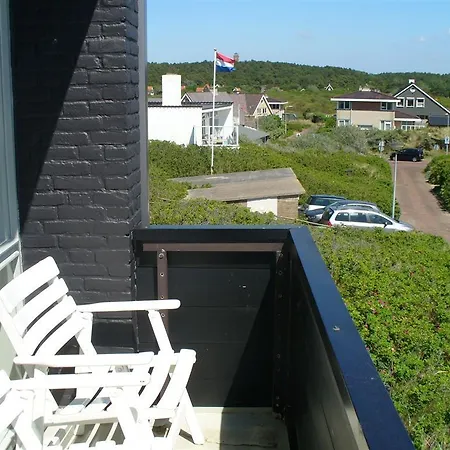 Beachhouse 2 *