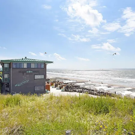 Beachhouse 4*